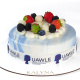 Торт під дзеркальною глазурʼю з ягідним декором