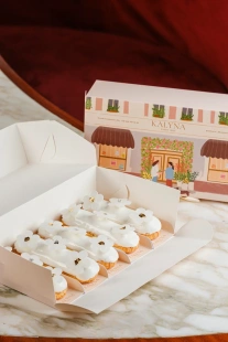 Набор весенних эклеров