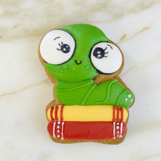 Детские медовые прянички, расписанные глазурью